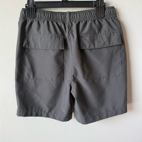 Boys Gray Shorts With Back Pockets - Picture 3 of 3